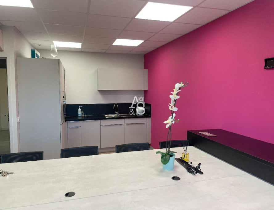 A&S IMMOBILIER, RENTAL Offices, Premises, réf : 1719 / 717650