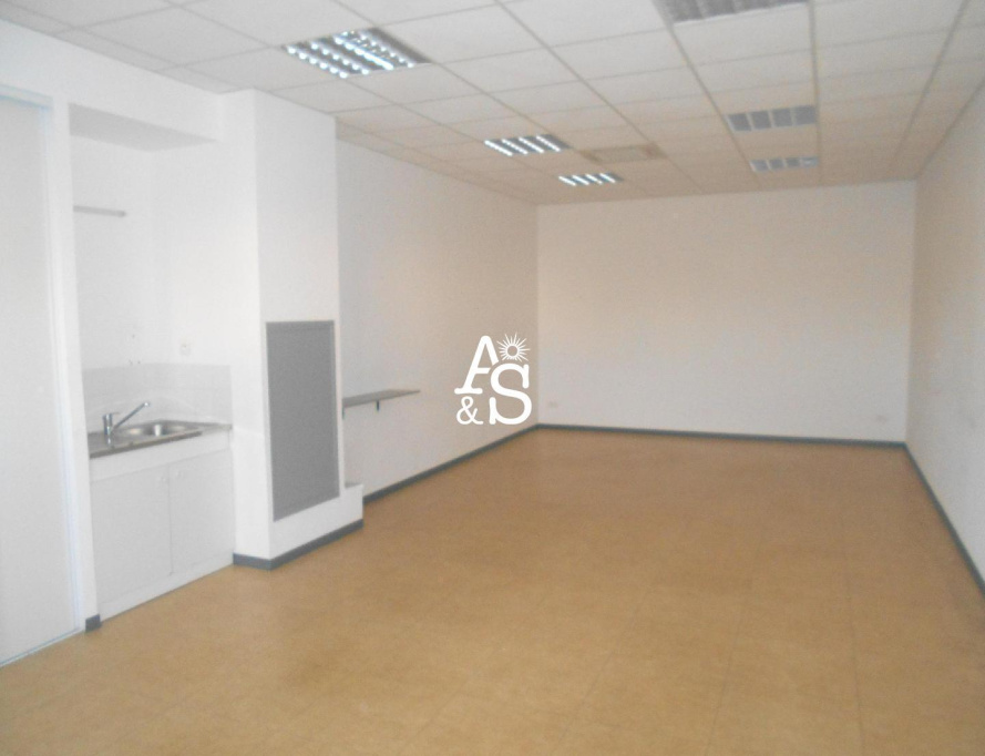 A&S IMMOBILIER, RENTAL Offices, Premises, réf : 1719 / 718049