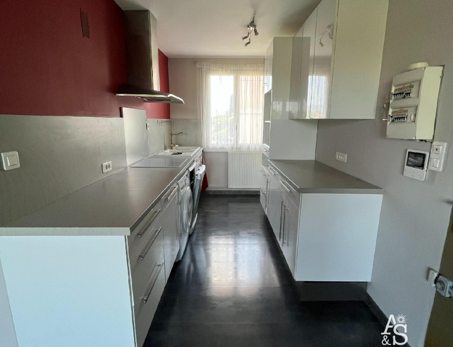 A&S IMMOBILIER, SALE Three-room apartments, réf : 1719 / 726806